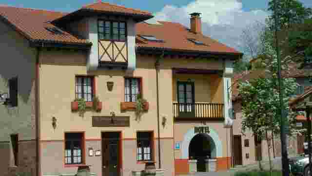 Hotel La Casona de Entralgo