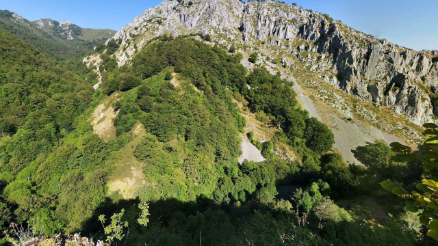 Los canchales de El Campón (897 m)