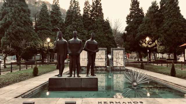 Monumento a los Hermanos Felgueroso